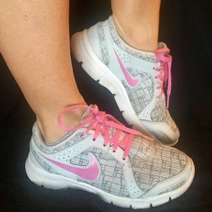 Nike Flex Experience Run 2 Women Running Shoe 6.5